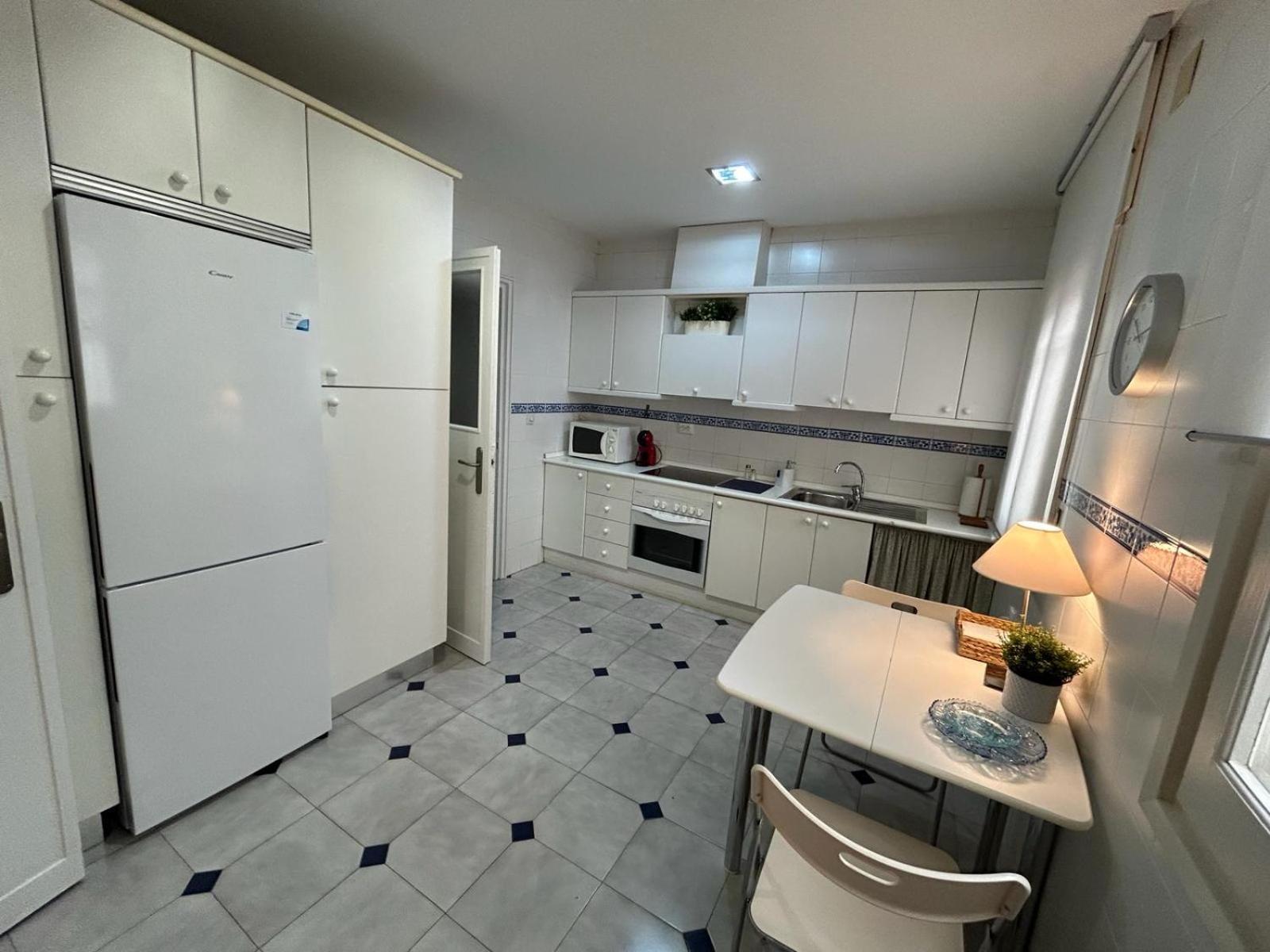 2 Bedroom Apartment By Guadalquivir River Севілья Екстер'єр фото